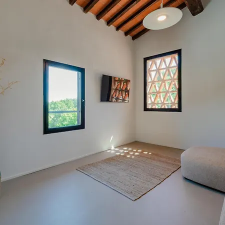 Tenuta Alela Farma *